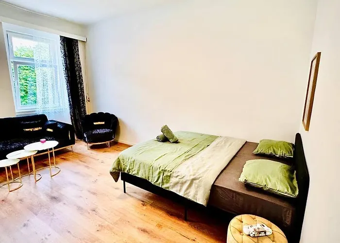 Apartment Cozy In Maerzstrasse Area Mz37