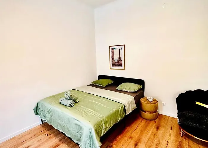 Apartment Cozy In Maerzstrasse Area Mz37 *