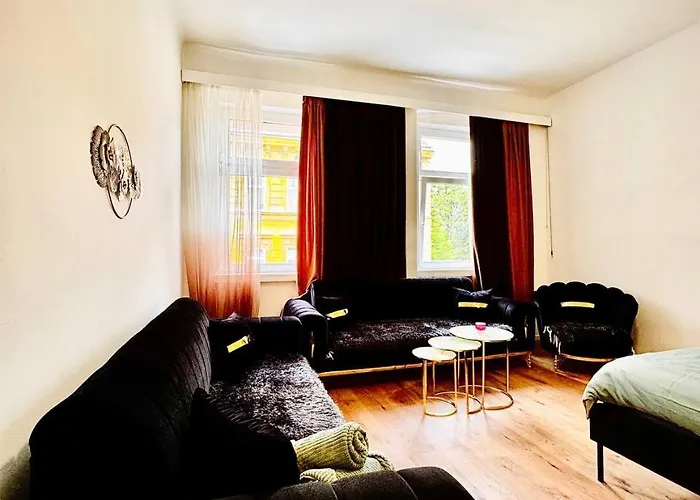 Apartment Cozy In Maerzstrasse Area Mz37
